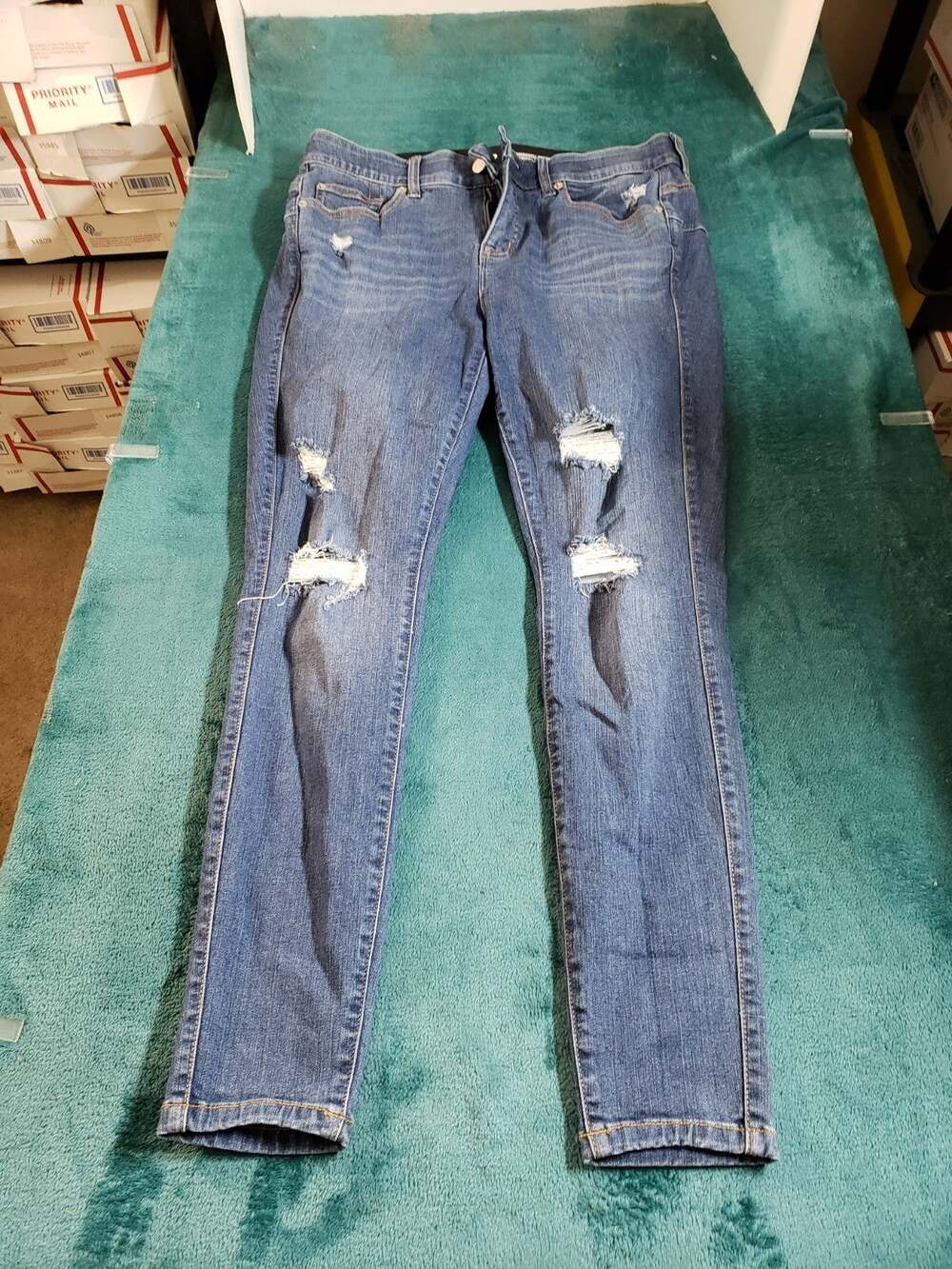 Torrid Jeans Size 14 Womens Blue Stretch Pants Denim Mid Rise Bombshell Skinny